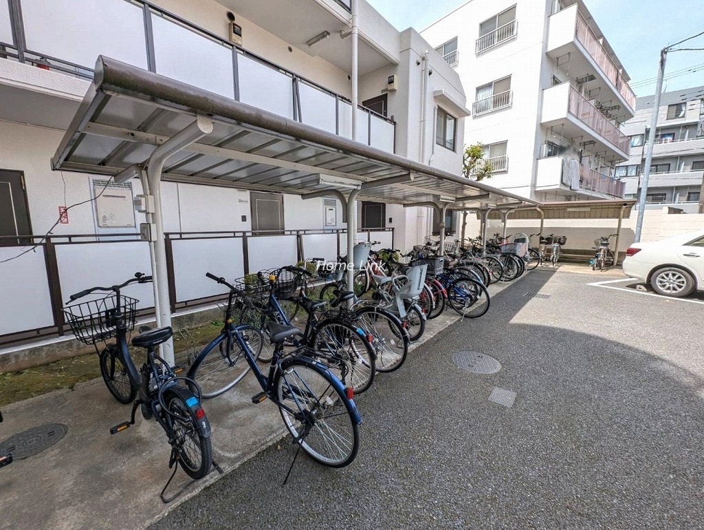 ライオンズマンション新板橋　駐輪場